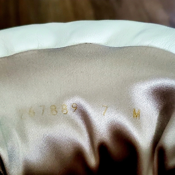 STUART WEITZMAN - Duvet Snow Bama Booties - Picture 10 of 16